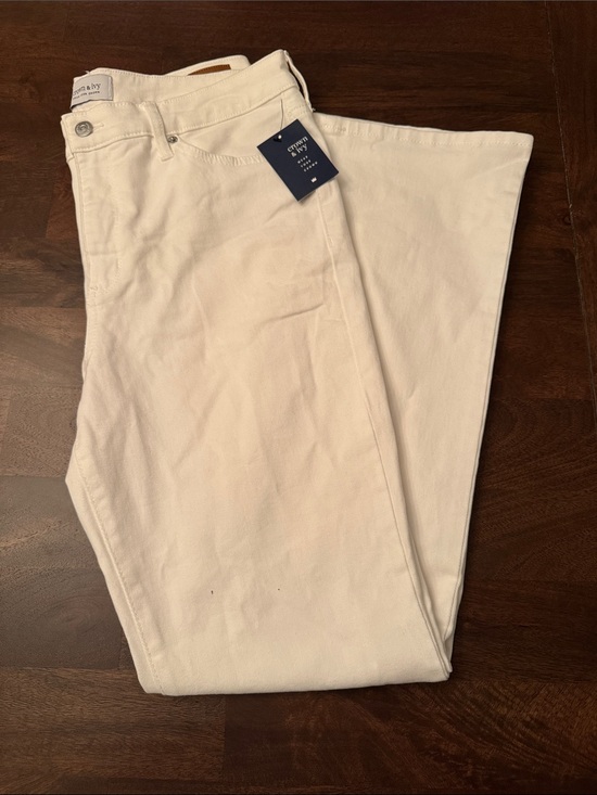 crown & ivy Denim - Crown & Ivy Off White Vintage Bootcut Cotton Blend Jeans